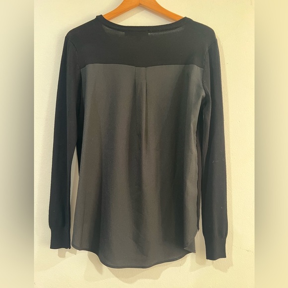 ONE A long sleeve rayon blend blouse S - Picture 2 of 9